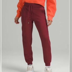 Lululemon Scuba High Rise Jogger size 6 Mulled Wine